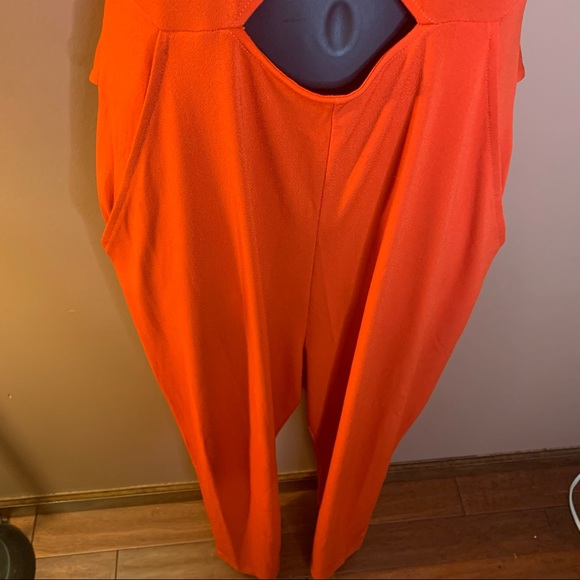 Cutout Jumpsuit - Picture 6 of 10